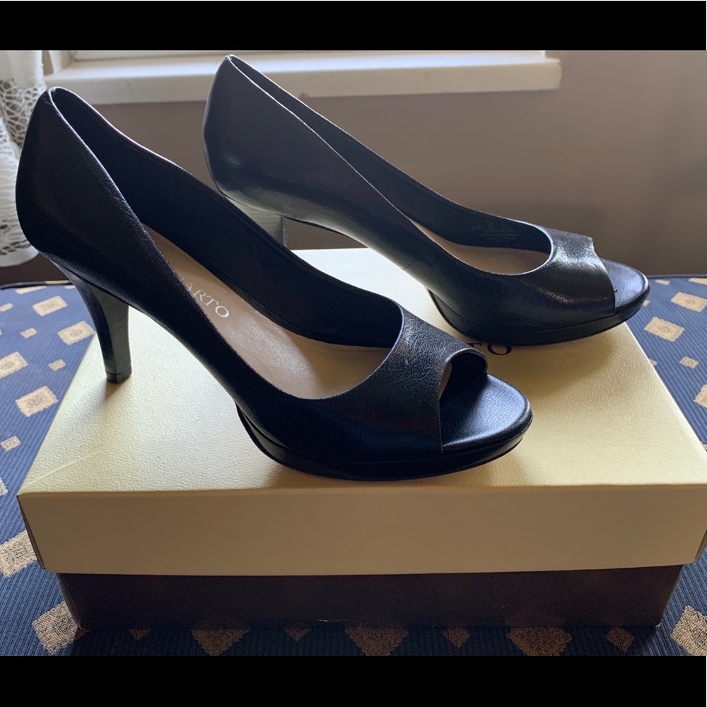 Shoes - Picture 2 of 2
